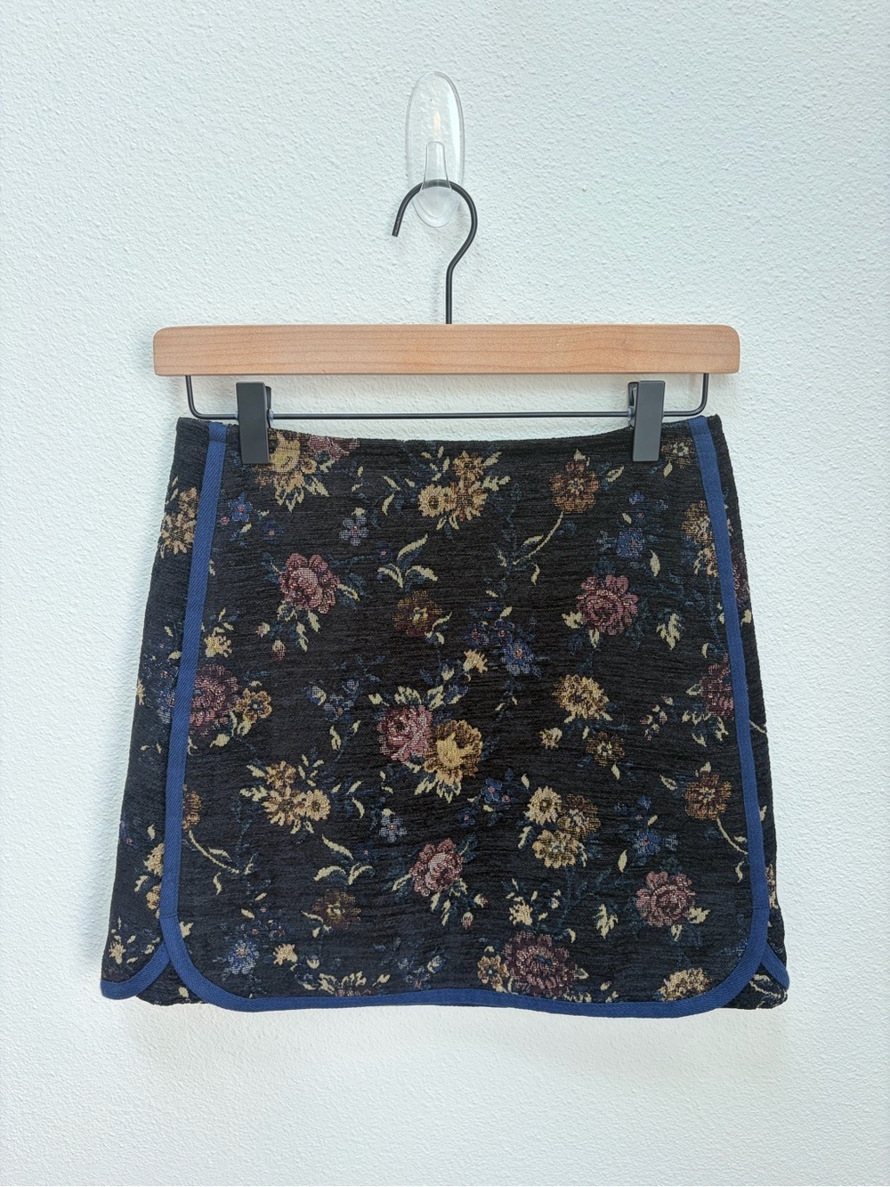 Sezane Tanina Mini Skirt Textured Fall Floral Jacquard Tapestry Navy Size 34 - Picture 2 of 11